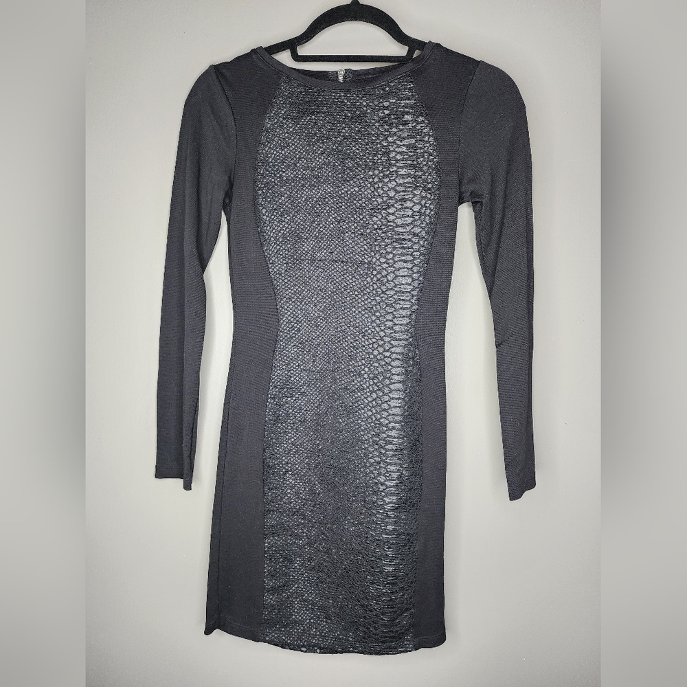 H&M DIVIDED Bodycon Black/Animal Pattern Fitted Long Sleeve Mini Dress. Size: 4